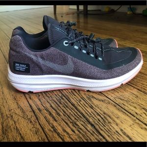 Nike air zoom winflo 5 running shoes